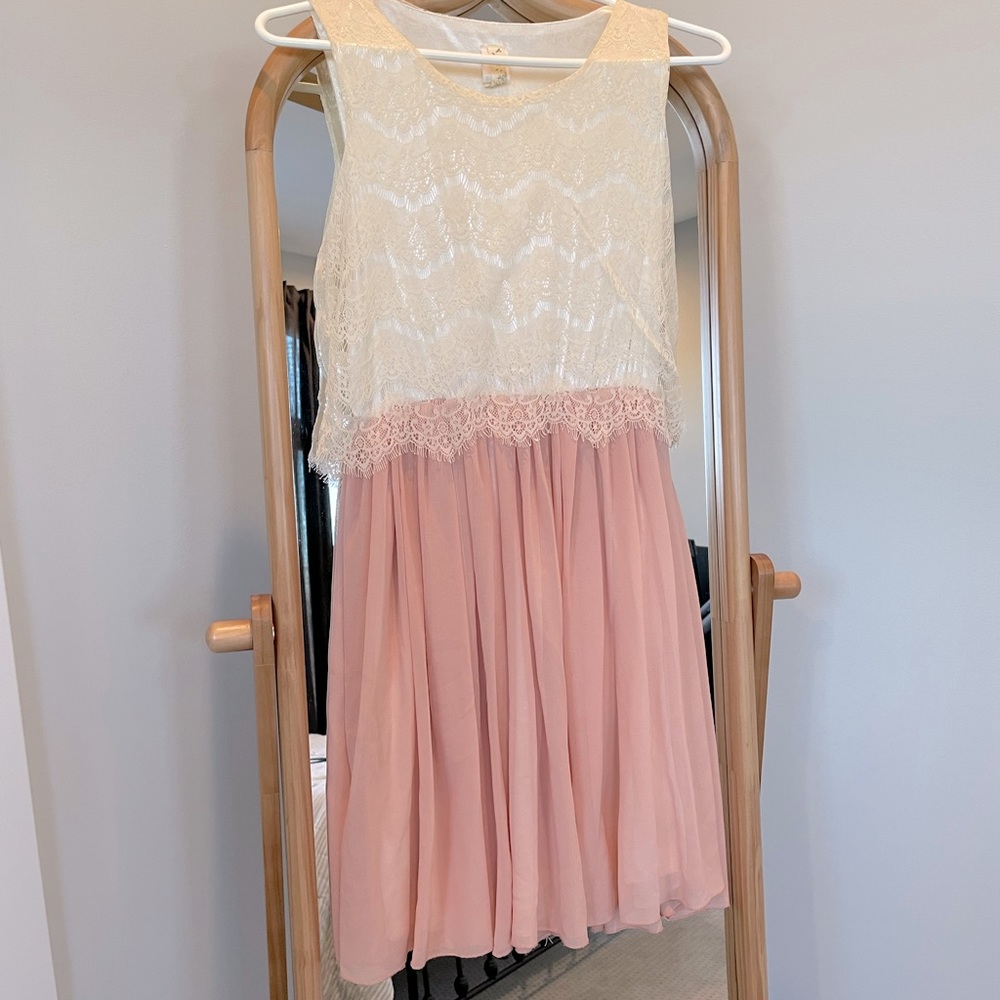 Francesca’s lace overlay pink skirted dress, size small